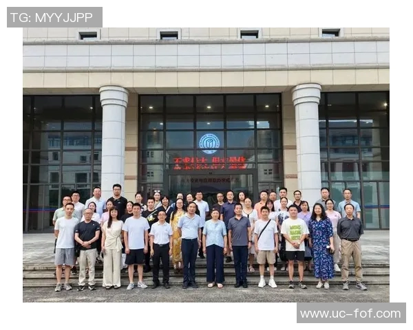 余华谈李秋平对三巨头热火的预测与作者创作中的挑战与困惑